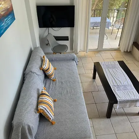 Santa Emelia Apartmanhotel Vaszilikí