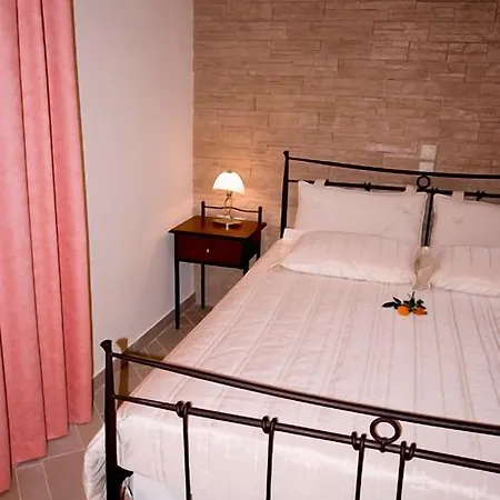 Santa Emelia Apartmanhotel Vaszilikí